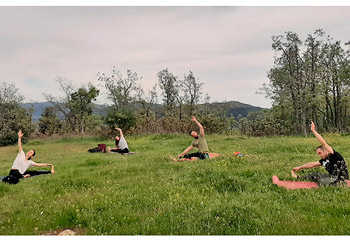 Retiro de Yoga de 2 Días en Sierra de Madrid con Naturaleza Música y Mas